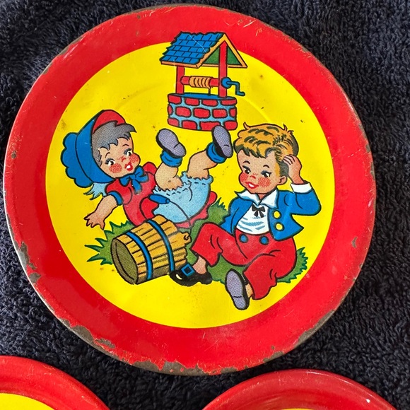 Vintage Jack and Jill Litho Collectible Tea Set from the Ohio Art Tin Company - Picture 3 of 9